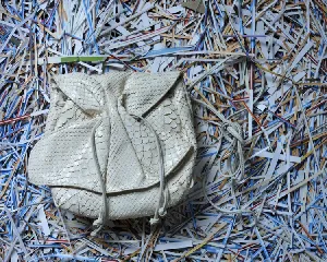 Túi đeo chéo da trăn - cũ