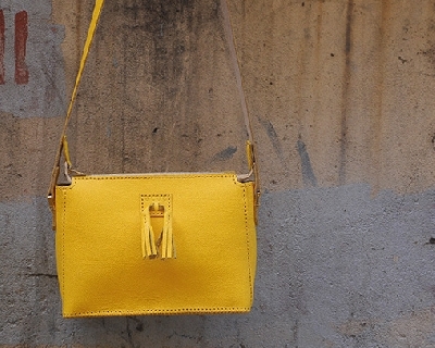 Túi xách da nữ đeo chéo màu vàng đậm